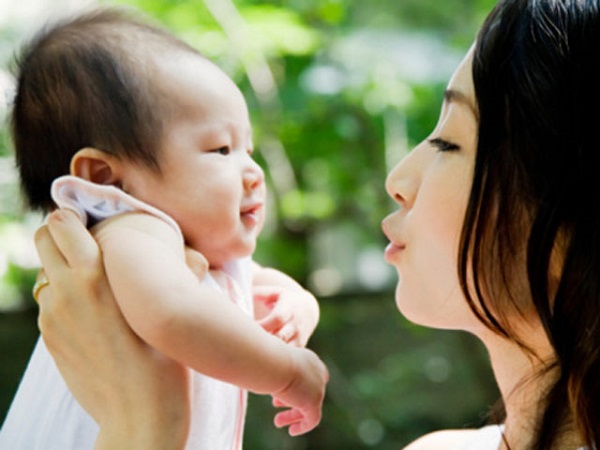 4 cột mốc phát triển và tăng chiều cao cho bé nhanh nhất trong năm đầu tiên là: 3 tuần, 6 tuần, 3 tháng và 6 tháng tuổi. 4 cột mốc phát triển và tăng chiều cao cho bé nhanh nhất trong năm đầu tiên là: 3 tuần, 6 tuần, 3 tháng và 6 tháng tuổi.