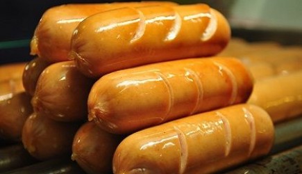 an-2-chiec-xuc-xich-moi-ngay-tang-nguy-co-suy-tim.jpg