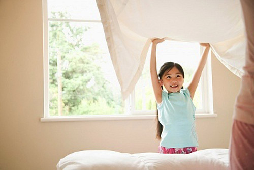 Xương dài ra với động tác vươn vai Xương dài ra với động tác vươn vai