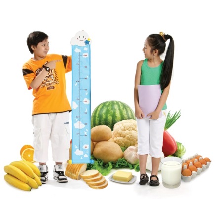 Chú ý về chế độ dinh dưỡng, nghỉ ngơi và hoạt động của bé nhằm thúc đẩy quá trình tăng trưởng chiều cao.