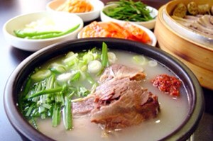 Nước hầm xương không tốt cho trẻ