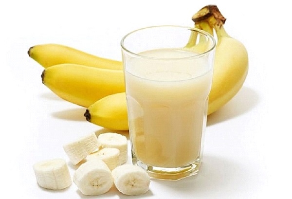 Mặt nạ Sữa tươi và Chuối nghiền sẽ giúp bạn tránh được tình trạng khô da khi những ngày Đông đang đến gần.