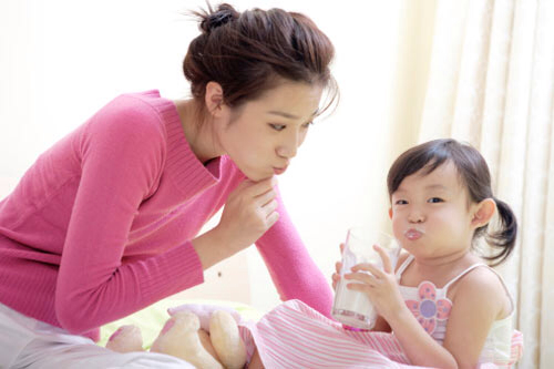 Nguồn canxi dồi dào từ việc uống sữa 