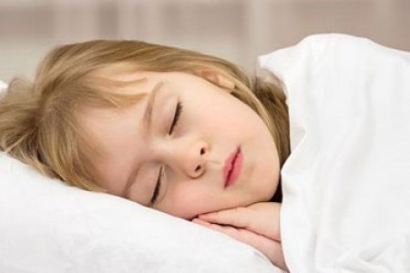 Cho trẻ ăn no trước lúc đi ngủ có tốt cho quá trình tăng chiều cao? Cho trẻ ăn no trước lúc đi ngủ có tốt cho quá trình tăng chiều cao?