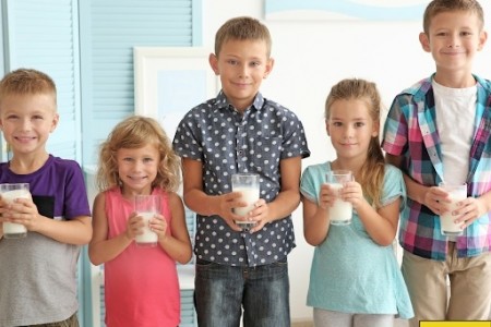 Có nên cho trẻ uống sữa tăng chiều cao không?