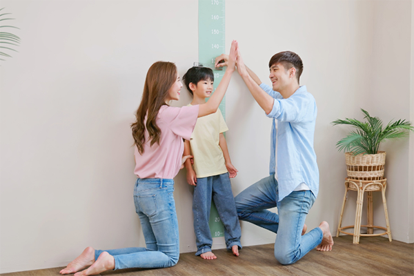 Cha mẹ lùn con có thể cao không?