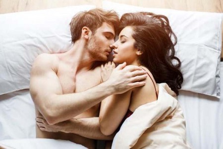 Vì sao tuổi cao khiến cho ham muốn tình dục giảm theo?