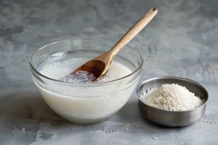 Top 10 cách trị mụn bằng nước vo gạo hiệu quả