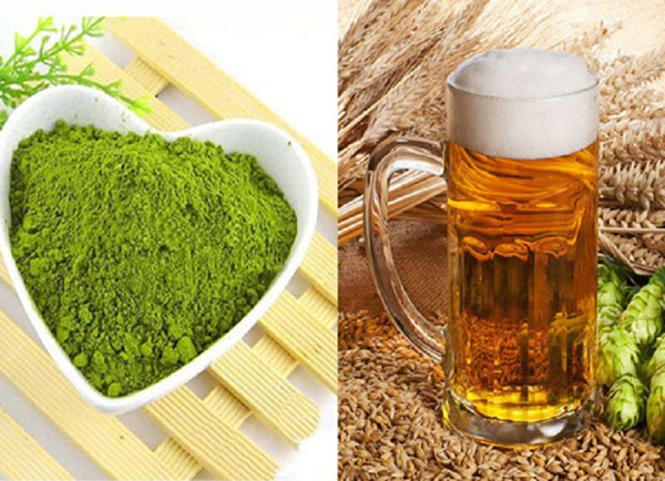 bia-va-bot-tra-xanh-co-the-ket-hop-voi-nhau-tao-thanh-mat-na-tri-mun