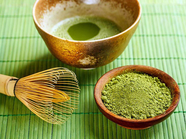 bot-tra-xanh-giau-chat-chong-oxy-hoa-egcg-giup-bao-ve-lan-da