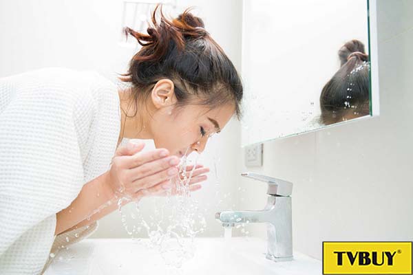 rửa mặt giúp bảo vệ da