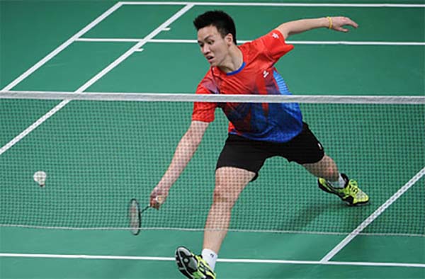 đánh cầu lông là môn thể thao yêu cầu nhiều sức khỏe , giúp cơ thể vận động dẻo dai tăng chiều cao