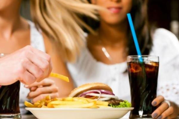 Không nên uống nhiều nước ngọt kìm hãm quá trình tăng chiều cao