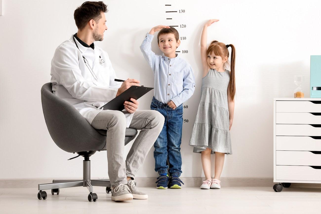 theo dõi tăng trưởng chiều cao của trẻ ở giai đoạn 3 đến 9 tuổi