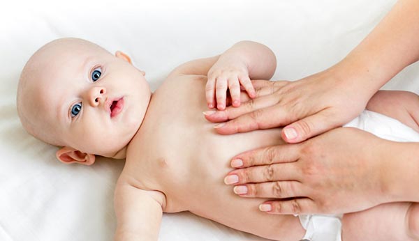 Massage sẽ giúp các khớp xương giãn ra, kích thích hệ xương phát triển
