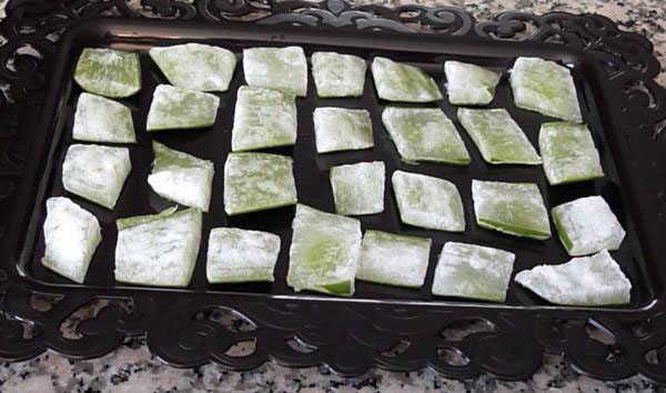 thu-su-dung-nha-dam-dong-da-de-tri-mun-tai-nha-xem-sao-nhe