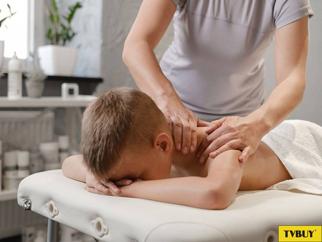 Kỹ thuật massage chính xác giúp trẻ được thư giãn, hạn chế những chấn thương không mong muốn