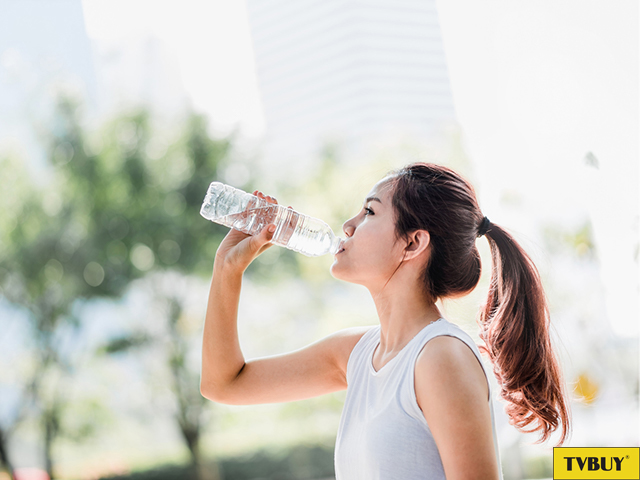 Uống đủ nước giúp cơ thể tăng trưởng khỏe mạnh