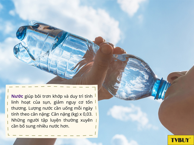 Bổ sung đủ nước để đảm bảo hiệu suất vận động và hỗ trợ xương