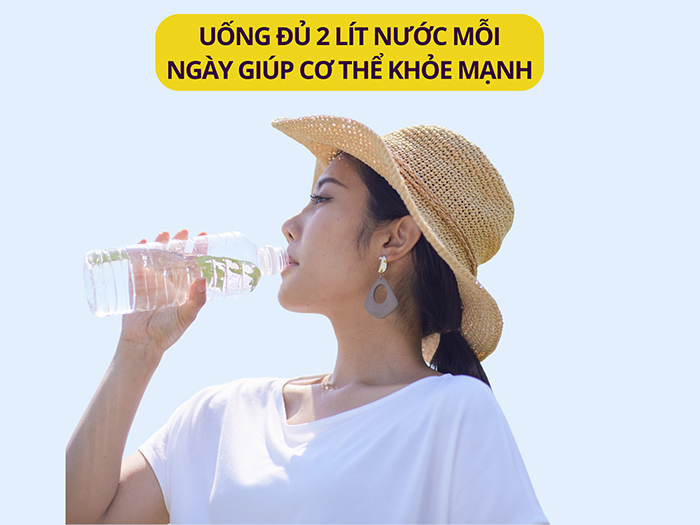 Uống đủ 2 lít nước mỗi ngày giúp cơ thể khỏe mạnh
