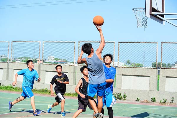 choi-the-thao-thuong-xuyen-giup-thuc-day-tang-truong-manh-me
