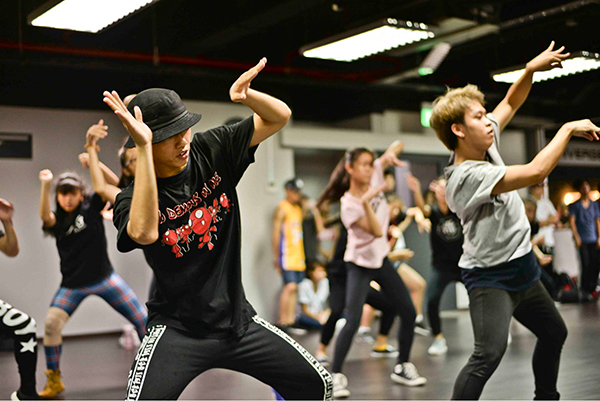 hoat-dong-xuong-khop-lien-tuc-thuc-day-su-tang-truong-nhanh-chong