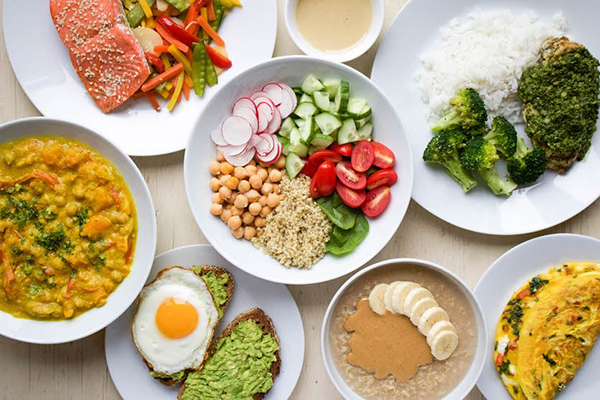 khau-phan-an-dam-bao-calo-can-thiet-giup-ban-duy-tri-bmi-ly-tuong