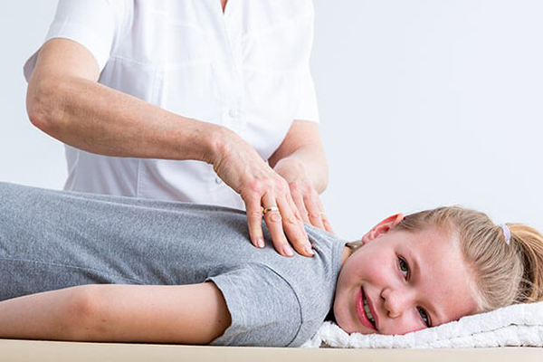 massage-giup-tre-thoai-mai-va-thu-gian-xuong