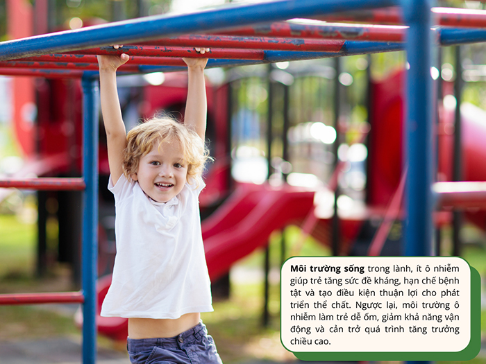 Vận động ngoài trời trong môi trường sống trong lành giúp thể chất phát triển khỏe mạnh