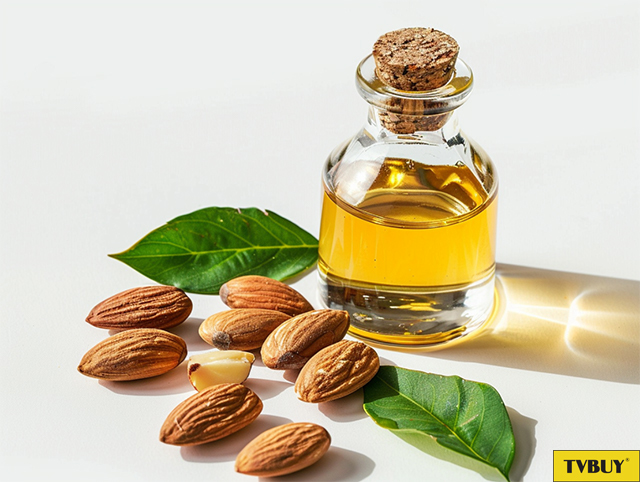 Dầu Olive và dầu thầu dầu có tác dụng giữ ẩm, mang đến cho bạn một làn da mịn màng và mềm mại. 