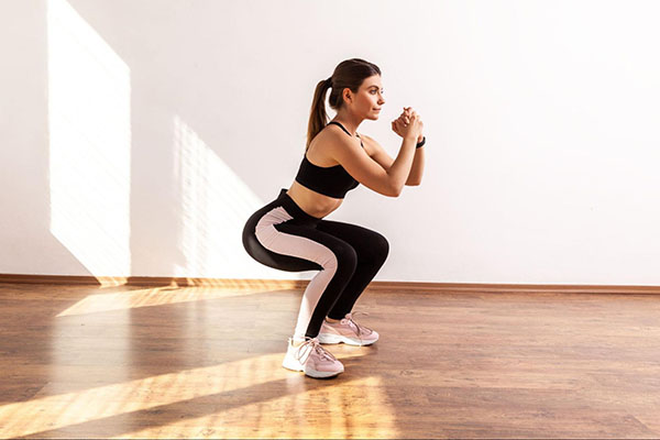 squat-co-the-tap-tai-nha-vao-bat-ky-thoi-diem-nao-trong-ngay