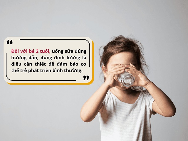 Trẻ 2 tuổi nên được uống sữa tăng chiều cao theo hướng dẫn trên bao bì