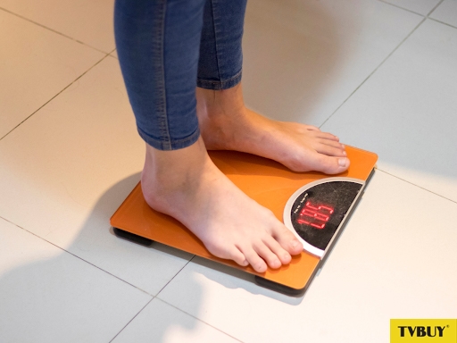 Nữ cao 1m67 có cân nặng chuẩn nằm trong khoảng từ 52.2 - 63.8kg.