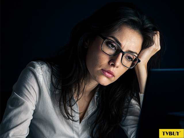 thức khuya gây lão hóa da