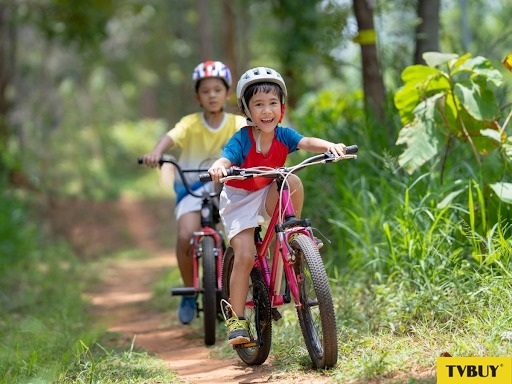 Khuyến khích trẻ tập luyện mỗi ngày để thúc đẩy tăng trưởng mạnh mẽ.