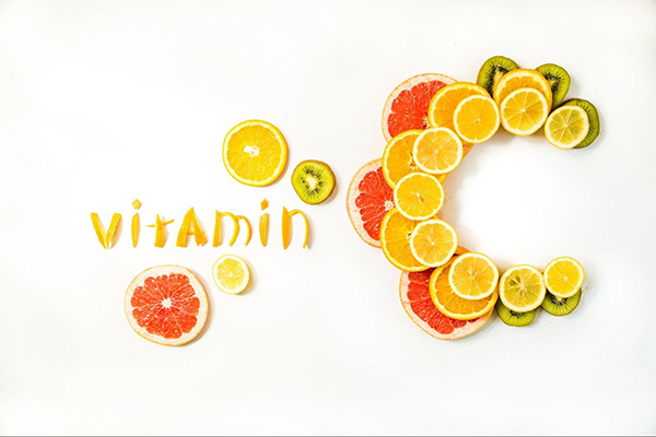 vitamin-c-mang-den-tac-dung-ho-tro-co-the-tang-truong-va-phat-trien-toi-uu